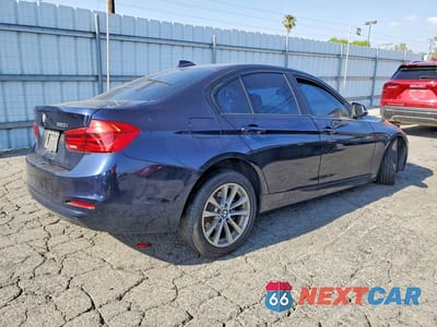 Trzecie zdjęcie samochodu z tyłu: 2016 BMW 320 I VIN:WBA8E1G58GNU10910 - miniatura