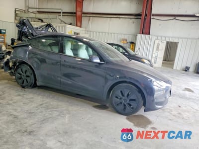Czwarte zdjęcie samochodu z boku: 2025 TESLA MODEL Y VIN:7SAYGAEEXSF233741 - miniatura