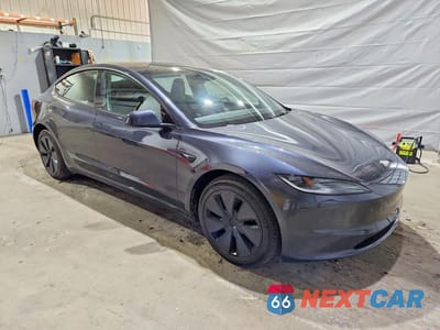 Czwarte zdjęcie samochodu z boku: 2025 TESLA MODEL 3 VIN:5YJ3E1EA8SF024962 - miniatura