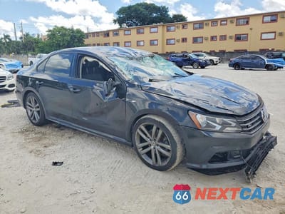 Czwarte zdjęcie samochodu z boku: 2018 VOLKSWAGEN PASSAT S VIN:1VWAA7A30JC026632 - miniatura