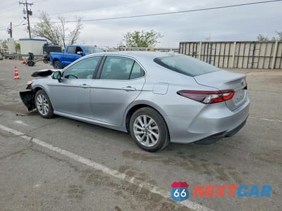 Drugie zdjęcie samochodu z przodu: 2021 TOYOTA CAMRY LE VIN:4T1C11AK0MU595961 - miniatura