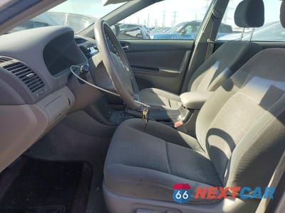 Zdjęcie 7 z 11 samochodu: 2005 TOYOTA CAMRY LE VIN:4T1BE32K65U098084 - miniatura