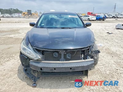 Piąte zdjęcie samochodu w środku: 2017 NISSAN ALTIMA 2.5 SV VIN:1N4AL3AP2HC493334 - miniatura