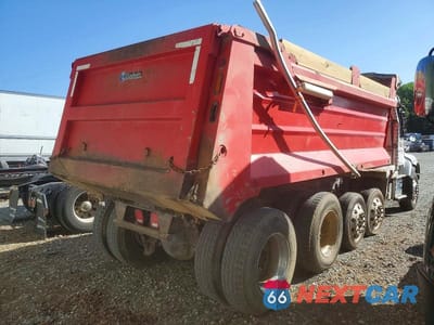 Czwarte zdjęcie samochodu z boku: 2019 VOLVO VHD DUMP TRUCK VIN:4V5K99DH5KN207475 - miniatura