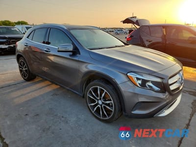 Czwarte zdjęcie samochodu z boku: 2016 MERCEDES-BENZ GLA 250 4MATIC VIN:WDCTG4GB0GJ228506 - miniatura