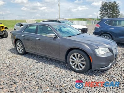 Czwarte zdjęcie samochodu z boku: 2016 CHRYSLER 300 VIN:2C3CCAKGXGH344031 - miniatura