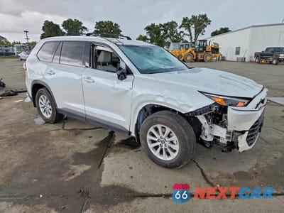 Czwarte zdjęcie samochodu z boku: 2026 TOYOTA GRAND HIGHLANDER XLE VIN:5TDAAAB59TS107596 - miniatura