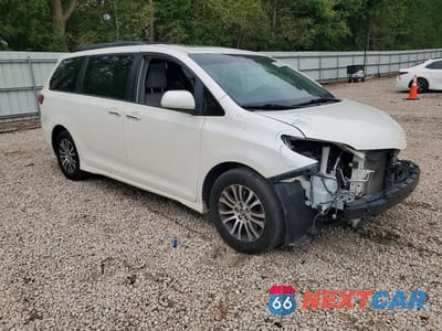 Czwarte zdjęcie samochodu z boku: 2019 TOYOTA SIENNA XLE 8-PASSENGER VIN:5TDYZ3DC8KS982648 - miniatura