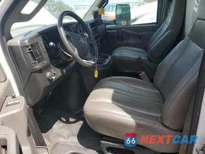 Zdjęcie 7 z 12 samochodu: 2023 GMC SAVANA BOX TRUCK VIN:7GZ37TC76PN007067 - miniatura