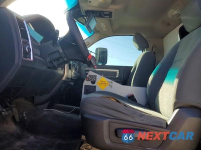 Zdjęcie 7 z 13 samochodu: 2018 RAM 4500 VIN:3C7WRKCL6JG291377 - miniatura