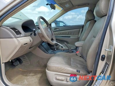 Zdjęcie 7 z 14 samochodu: 2005 TOYOTA CAMRY LE VIN:4T1BE32K15U633368 - miniatura