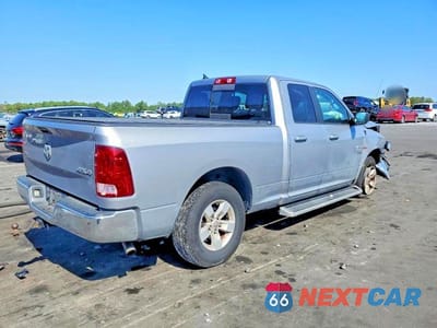 Trzecie zdjęcie samochodu z tyłu: 2019 RAM 1500 CLASSIC SLT VIN:1C6RR7GT0KS613935 - miniatura