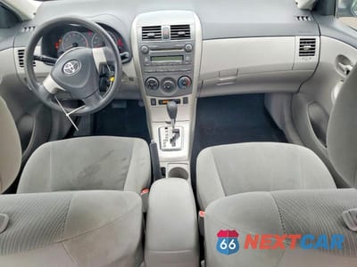 Zdjęcie 8 z 12 samochodu: 2011 TOYOTA COROLLA LE VIN:2T1BU4EE5BC575907 - miniatura