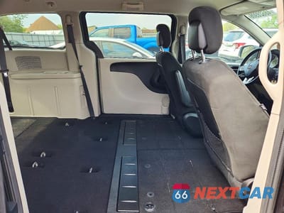 Zdjęcie 11 z 14 samochodu: 2016 DODGE GRAND CARAVAN SE VIN:2C4RDGBG3GR108787 - miniatura