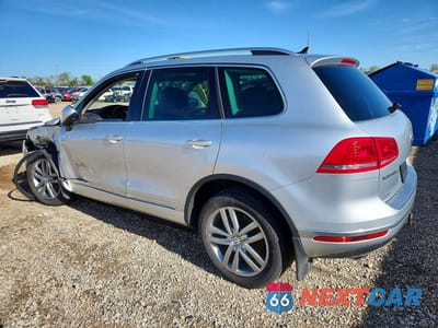 Drugie zdjęcie samochodu z przodu: 2015 VOLKSWAGEN TOUAREG V6 VIN:WVGEF9BP2FD007354 - miniatura