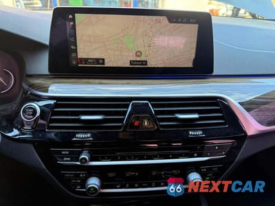 Piąte zdjęcie samochodu w środku: 2019 BMW 530 I VIN:WBAJA5C57KBX87975 - miniatura