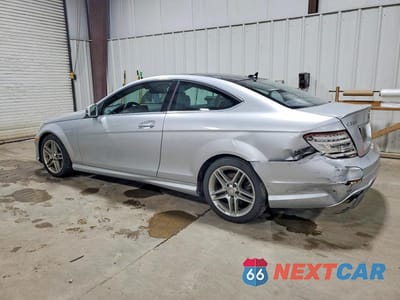 Drugie zdjęcie samochodu z przodu: 2013 MERCEDES-BENZ C 350 4MATIC VIN:WDDGJ8JB4DG081663 - miniatura