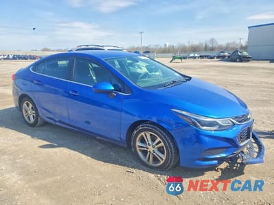 Czwarte zdjęcie samochodu z boku: 2016 CHEVROLET CRUZE LT VIN:1G1BE5SM0G7327323 - miniatura