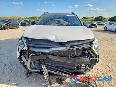Piąte zdjęcie samochodu w środku: 2024 KIA SPORTAGE X LINE VIN:5XYK6CDF8RG151988 - miniatura