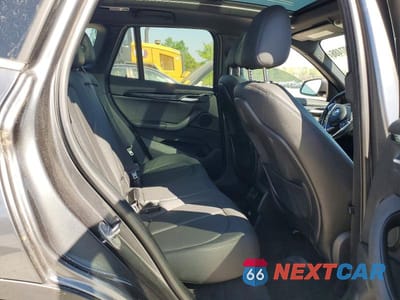 Zdjęcie 11 z 12 samochodu: 2016 BMW X1 XDRIVE28I VIN:WBXHT3C33G5E55882 - miniatura