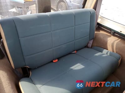 Zdjęcie 11 z 12 samochodu: 2000 JEEP WRANGLER / TJ SAHARA VIN:1J4FA59S6YP801649 - miniatura