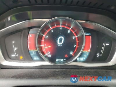 Zdjęcie 9 z 12 samochodu: 2014 VOLVO XC60 T6 VIN:YV4902DZ3E2522707 - miniatura