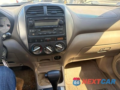 Zdjęcie 7 z 10 samochodu: 2005 TOYOTA RAV4 BASE VIN:JTEHD20V350069198 - miniatura