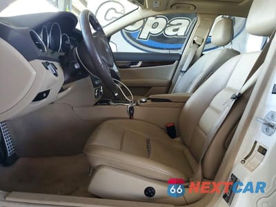 Zdjęcie 7 z 12 samochodu: 2012 MERCEDES-BENZ C 300 4MATIC VIN:WDDGF8BB0CR238124 - miniatura