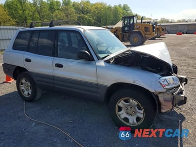 Czwarte zdjęcie samochodu z boku: 1998 TOYOTA RAV4 BASE VIN:JT3HP10V5W0193923 - miniatura