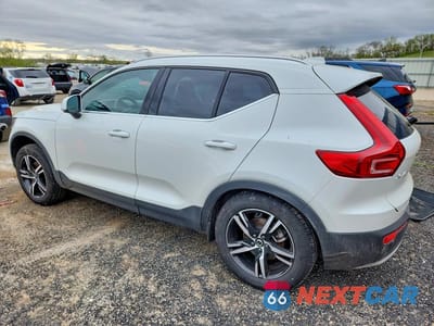 Drugie zdjęcie samochodu z przodu: 2024 VOLVO XC40 CORE VIN:YV4L12UK5R2240175 - miniatura
