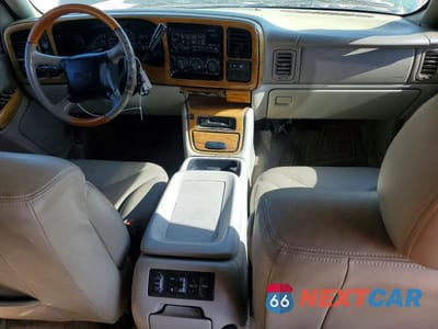 Zdjęcie 8 z 13 samochodu: 2002 GMC YUKON XL C1500 VIN:1GKEC16Z72J147488 - miniatura