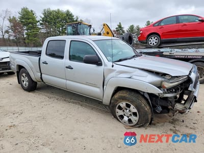 Czwarte zdjęcie samochodu z boku: 2013 TOYOTA TACOMA DOUBLE CAB LONG BED VIN:3TMMU4FN8DM061034 - miniatura