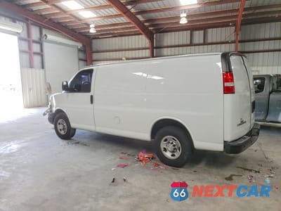 Drugie zdjęcie samochodu z przodu: 2020 CHEVROLET EXPRESS 25 VIN:1GCWGAFP5L1276611 - miniatura