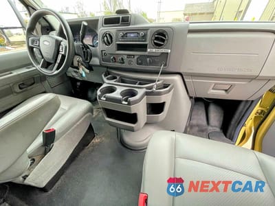 Zdjęcie 9 z 10 samochodu: 2021 FORD ECONOLINE E450 SUPER DUTY CUTAWAY VAN VIN:1FDXE4FN8MDC34245 - miniatura