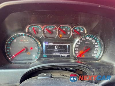 Zdjęcie 8 z 10 samochodu: 2018 CHEVROLET SILVERADO K1500 LT VIN:3GCUKREC3JG587584 - miniatura