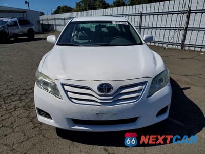 Piąte zdjęcie samochodu w środku: 2010 TOYOTA CAMRY LE VIN:4T1BF3EK6AU560954 - miniatura