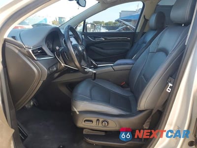 Zdjęcie 7 z 13 samochodu: 2021 BUICK ENCLAVE ESSENCE VIN:5GAEVAKW5MJ212411 - miniatura