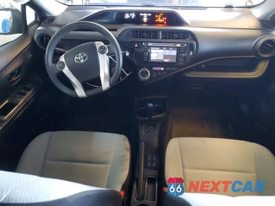 Zdjęcie 8 z 12 samochodu: 2015 TOYOTA PRIUS C ONE VIN:JTDKDTB36F1113654 - miniatura