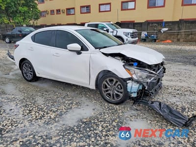 Czwarte zdjęcie samochodu z boku: 2019 TOYOTA YARIS LE VIN:3MYDLBYV2KY519498 - miniatura