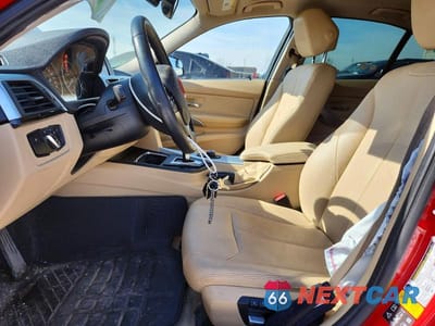 Zdjęcie 7 z 12 samochodu: 2016 BMW 320 XI VIN:WBA8A3C5XGK688657 - miniatura
