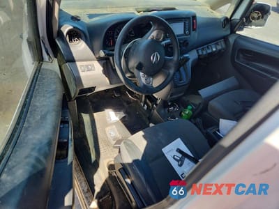 Zdjęcie 8 z 13 samochodu: 2017 NISSAN NV200 SV VIN:3N6CM0KN0HK717154 - miniatura