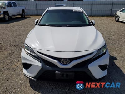 Piąte zdjęcie samochodu w środku: 2020 TOYOTA CAMRY SE VIN:4T1G11AK3LU927861 - miniatura