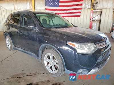 Czwarte zdjęcie samochodu z boku: 2015 MITSUBISHI OUTLANDER SE VIN:JA4AZ3A31FZ002536 - miniatura