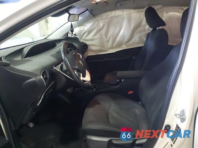 Zdjęcie 7 z 12 samochodu: 2017 TOYOTA PRIUS THREE VIN:JTDKARFU4H3542989 - miniatura