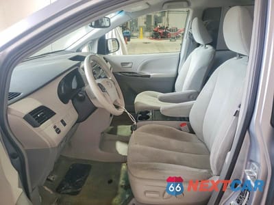 Zdjęcie 7 z 13 samochodu: 2014 TOYOTA SIENNA LE VIN:5TDKK3DC5ES489010 - miniatura