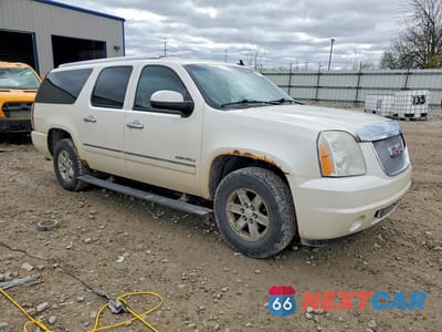 Czwarte zdjęcie samochodu z boku: 2011 GMC YUKON XL DENALI VIN:1GKS2MEF4BR299924 - miniatura