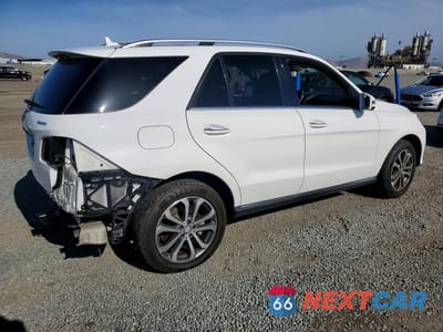 Trzecie zdjęcie samochodu z tyłu: 2016 MERCEDES-BENZ GLE 350 4MATIC VIN:4JGDA5HB7GA633791 - miniatura