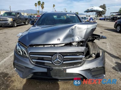 Piąte zdjęcie samochodu w środku: 2020 MERCEDES-BENZ E 350 VIN:WDDZF8DB2LA709047 - miniatura