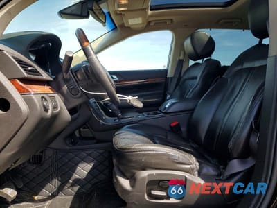 Zdjęcie 7 z 13 samochodu: 2013 LINCOLN MKT VIN:2LMHJ5FK8DBL54018 - miniatura