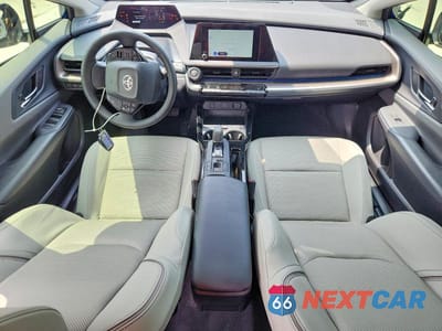 Zdjęcie 8 z 13 samochodu: 2025 TOYOTA PRIUS XLE VIN:JTDACAAU5S3057864 - miniatura